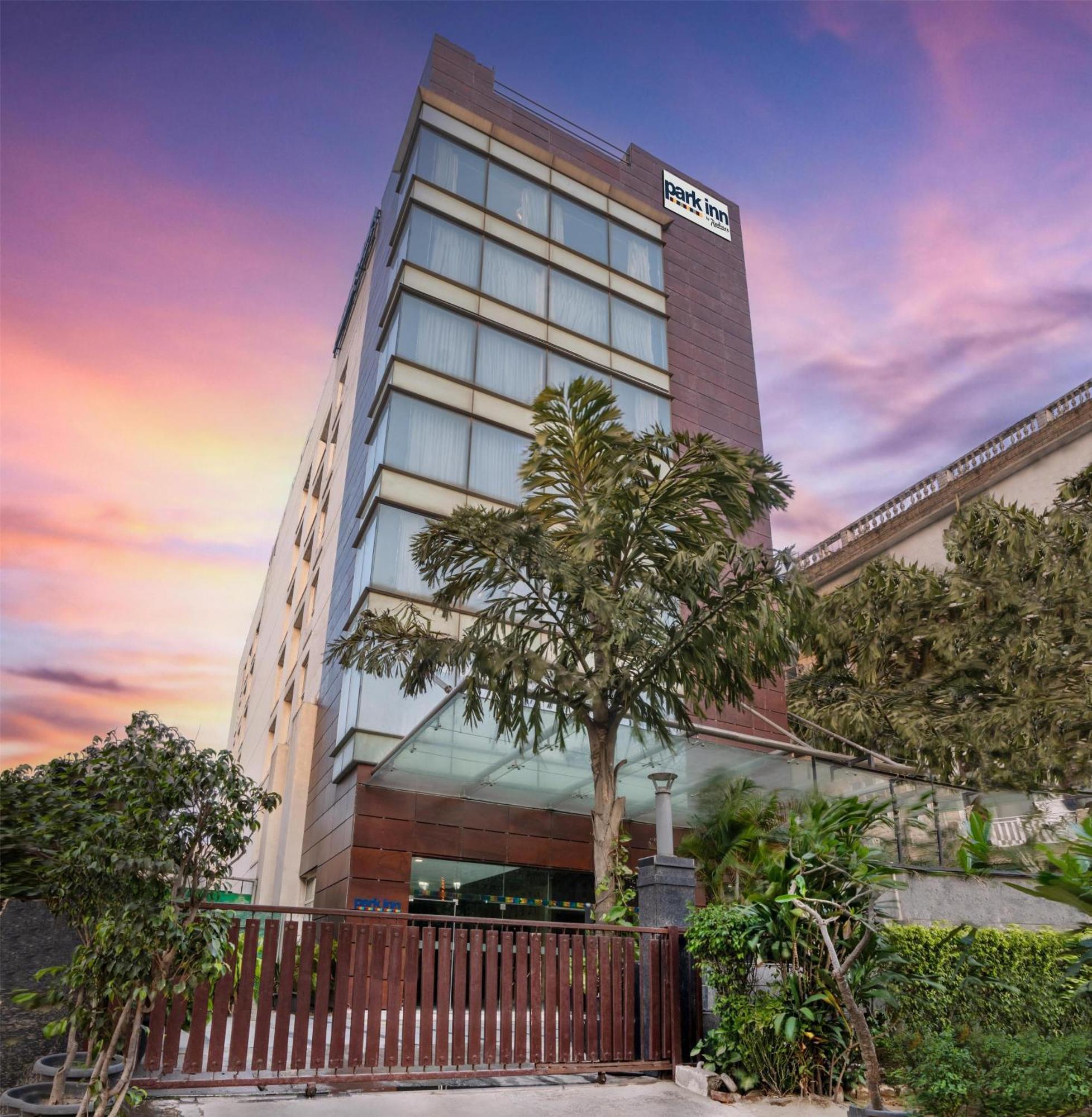 Park Inn Гургаон Экстерьер фото